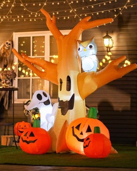 Spooky Tree with Jacks Halloween Decorations