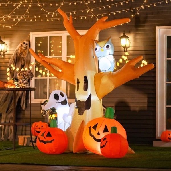 Spooky Tree with Jacks Halloween Decorations
